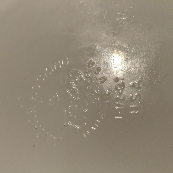 Vintage Anchor Hocking, Fire King Milk Glass Casserole Dish, Scalloped Handles - Picture 6 of 6